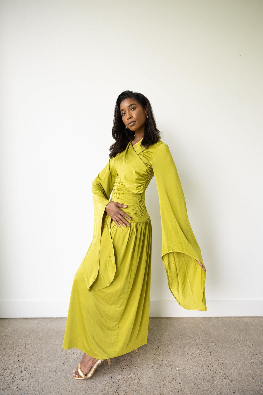 Mide Maxi Dress with Long Flowy Sleeves (4 Color Options)